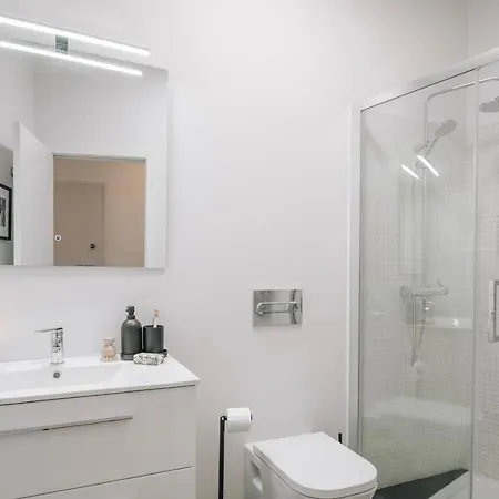 Sperlonga - 1 Bedroom And Terrace In Arroios 아파트 *